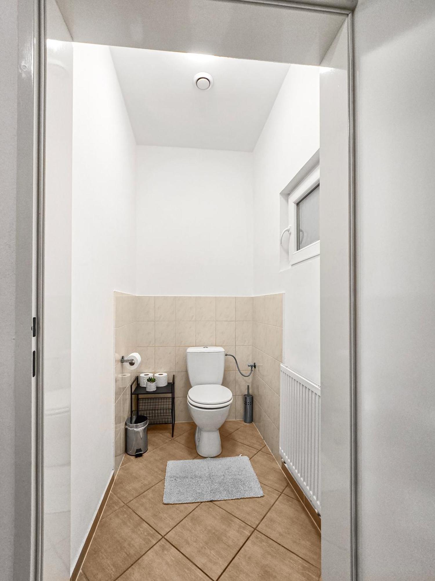Modern Three-Bedroom, Triple King Beds Vienne Extérieur photo
