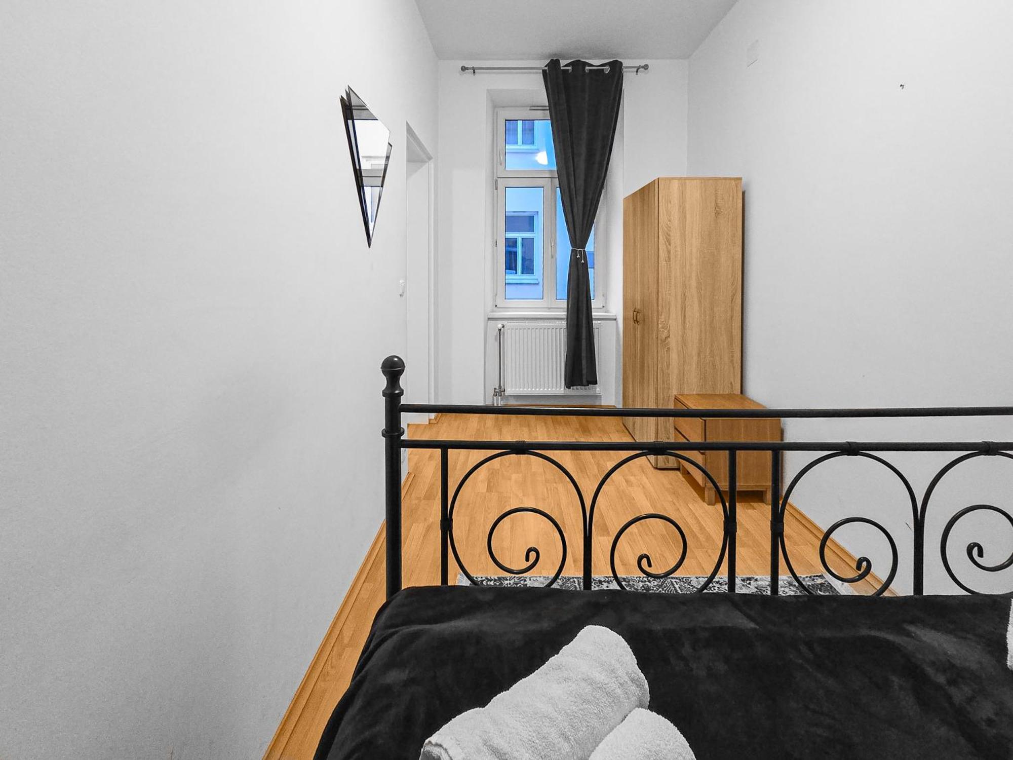 Modern Three-Bedroom, Triple King Beds Vienne Extérieur photo
